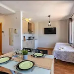 Apartman House Sunny Estudio Con Wifi Y Parking Gratis